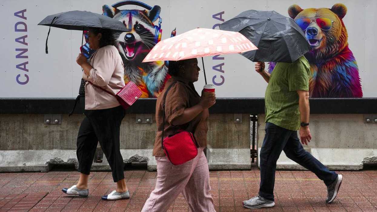 10,000 public servants apply for early retirement