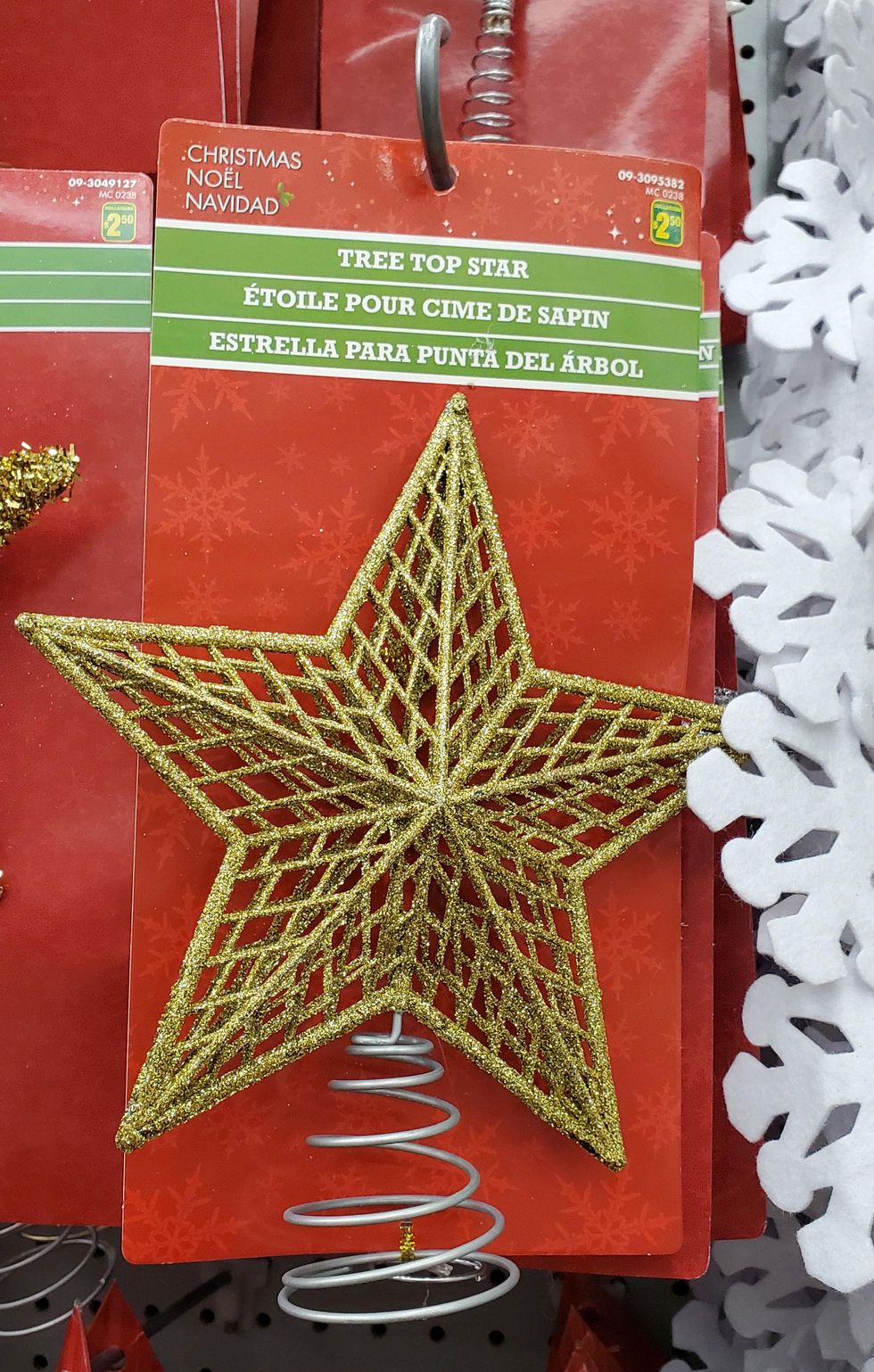 11 Christmassy Items That Are Way Cheaper At Dollarama Than Your Local Big Box Stores
