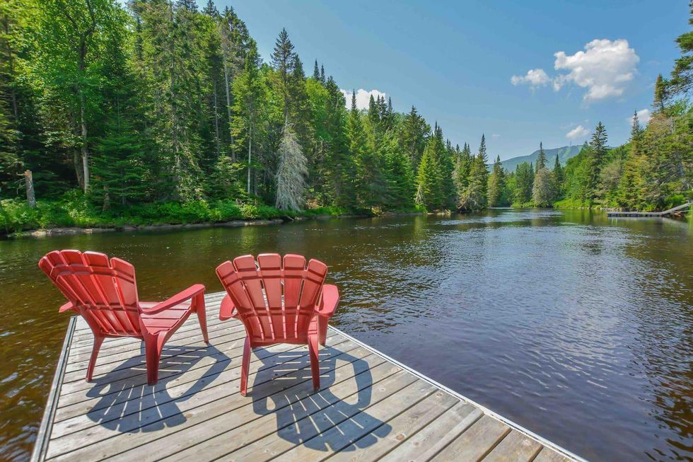 11 Last Minute Cottage Rentals Near Ottawa Where You Can Swim All Day
