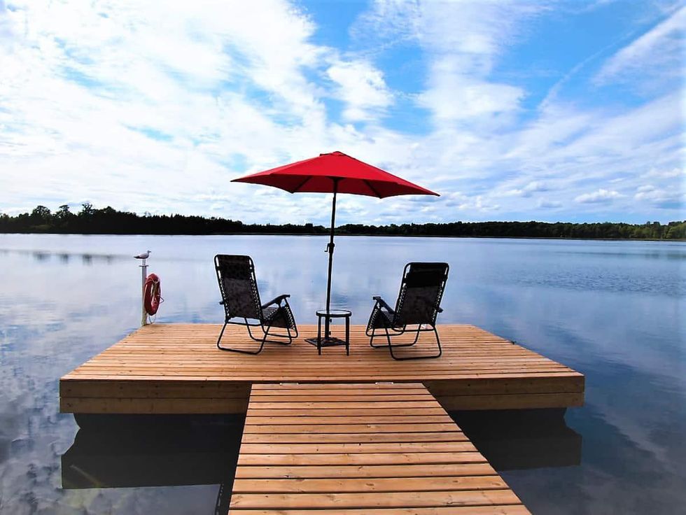 11 Last Minute Cottage Rentals Near Ottawa Where You Can Swim All Day