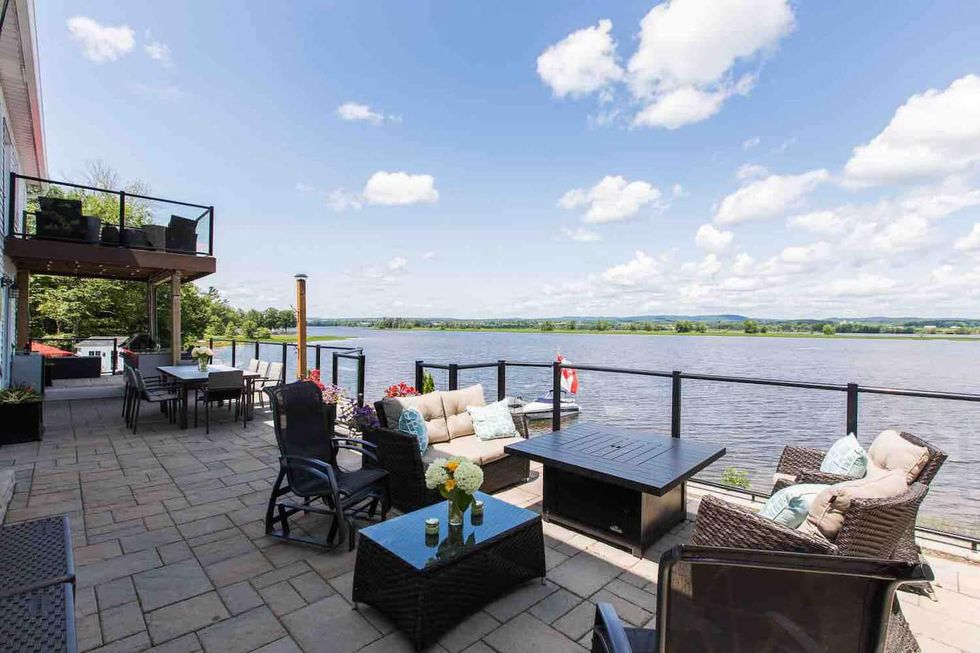11 Last Minute Cottage Rentals Near Ottawa Where You Can Swim All Day
