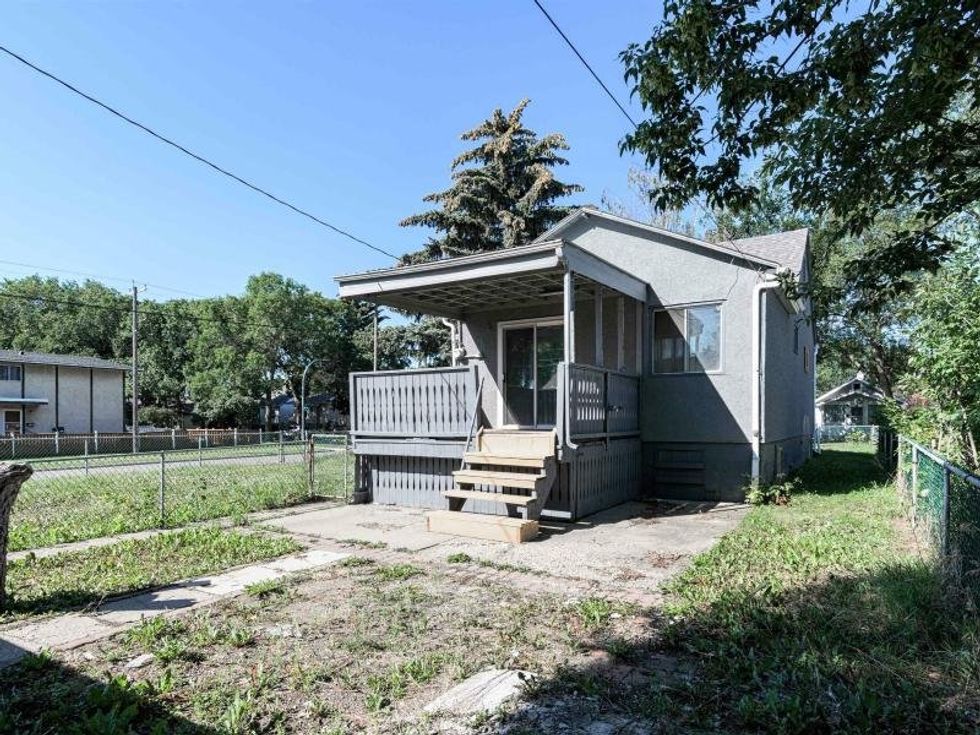 11901 69 Street, Edmonton, AB