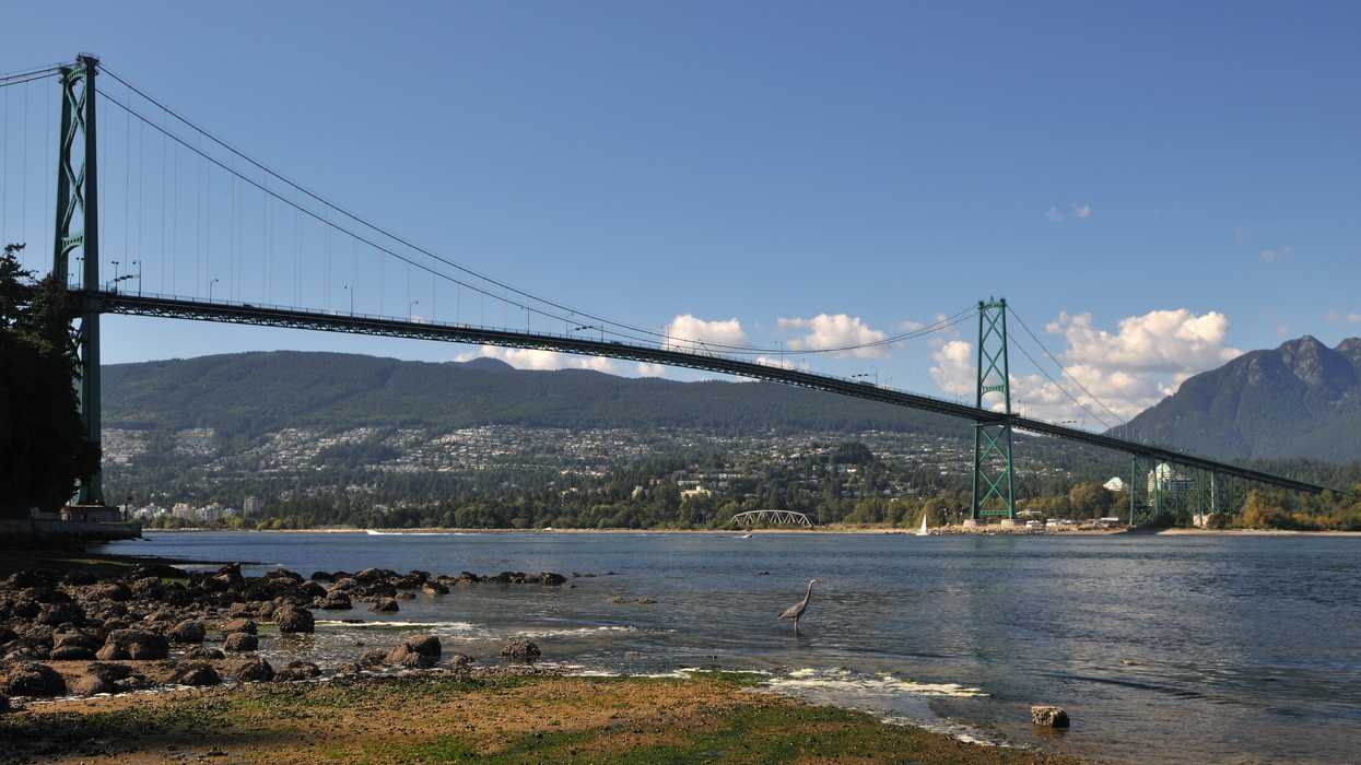 17 Paddleboarders ‘Greatly Underestimated’ The Waves In Vancouver & Needed To Be Rescued