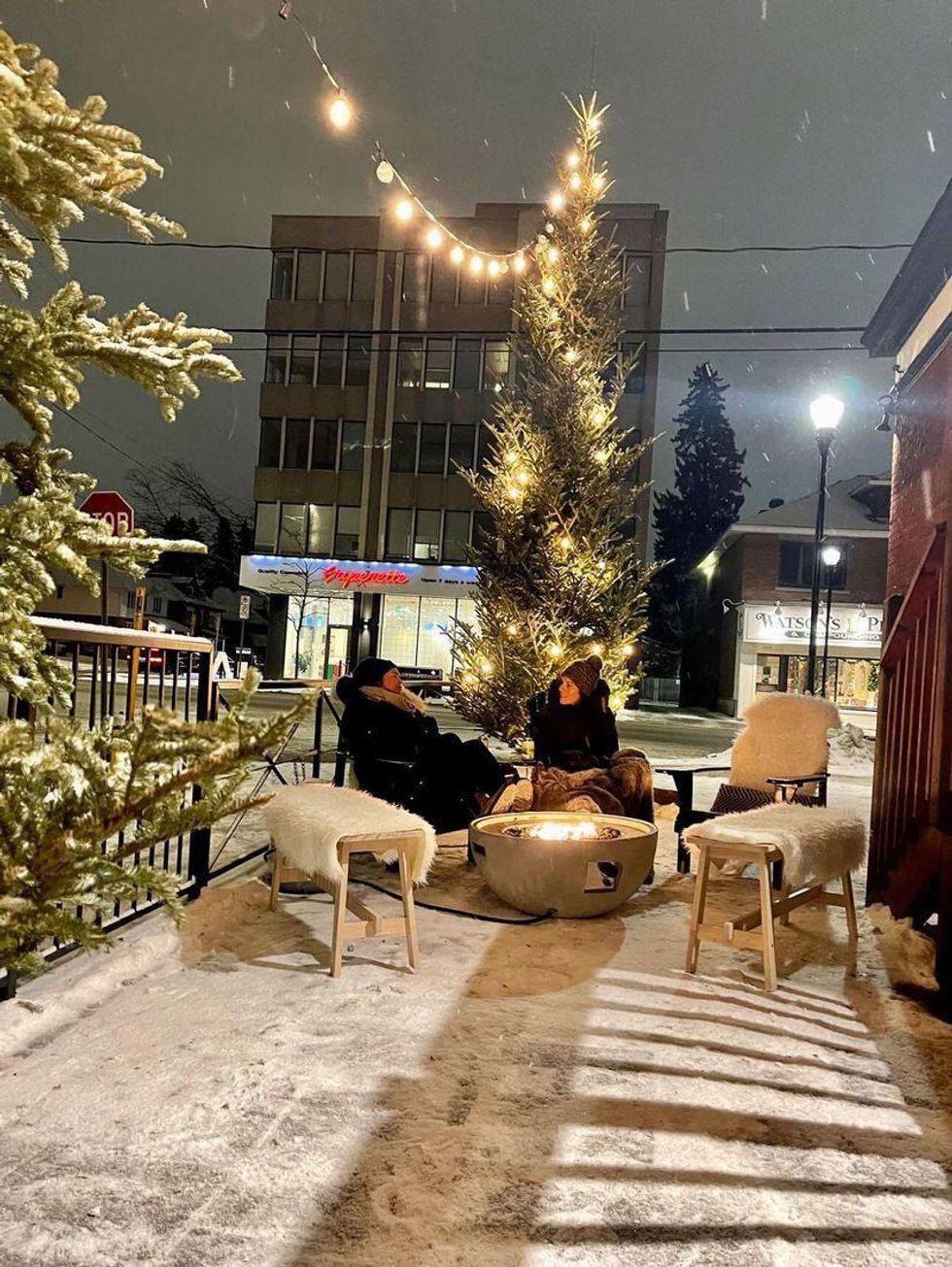 18 Heated Patios In Ottawa Where You Can Enjoy A Tasty Meal & Drinks