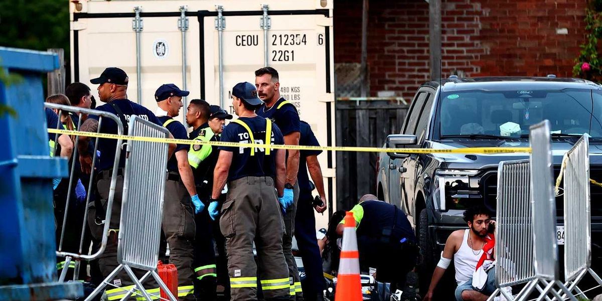 Two dead, several injured in shooting at Toronto’s Salsa on St. Clair festival Two dead, several injured in shooting at Toronto’s Salsa on St. Clair festival