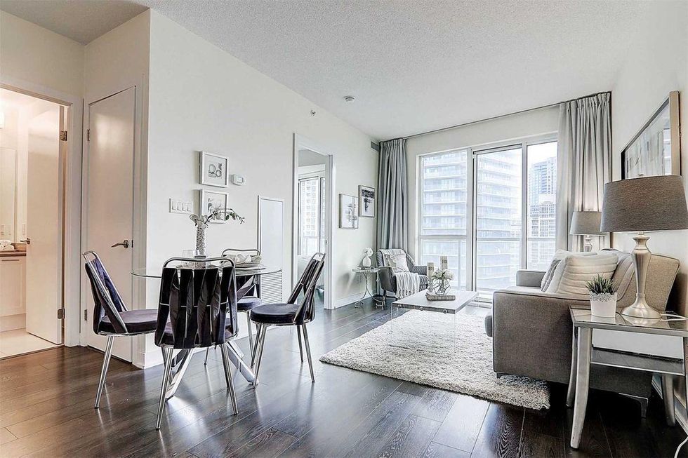 20 Bruyeres Mews, Unit 1102