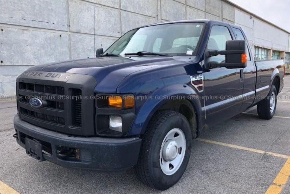 2009 Ford F-250 SD XL.