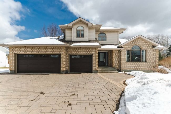 目前在安大略省出售的7 栋房屋售价都低于 80 万加元8