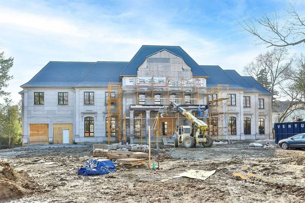 24 Park Lane Circle, North York, ON.