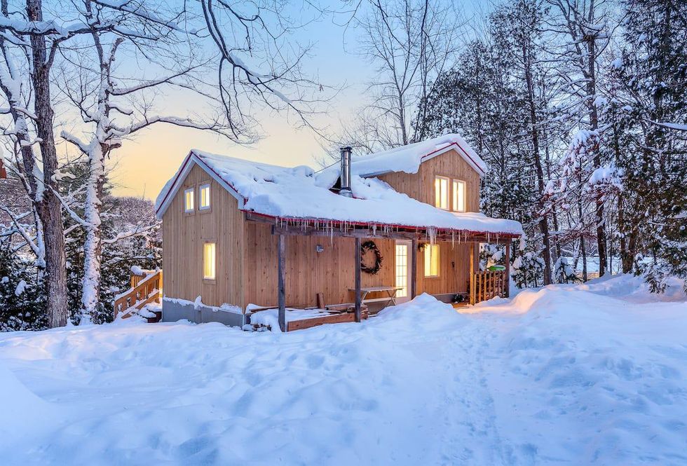 6 Airbnbs Around Ottawa That Look Like They're Straight Out Of A Hallmark Movie