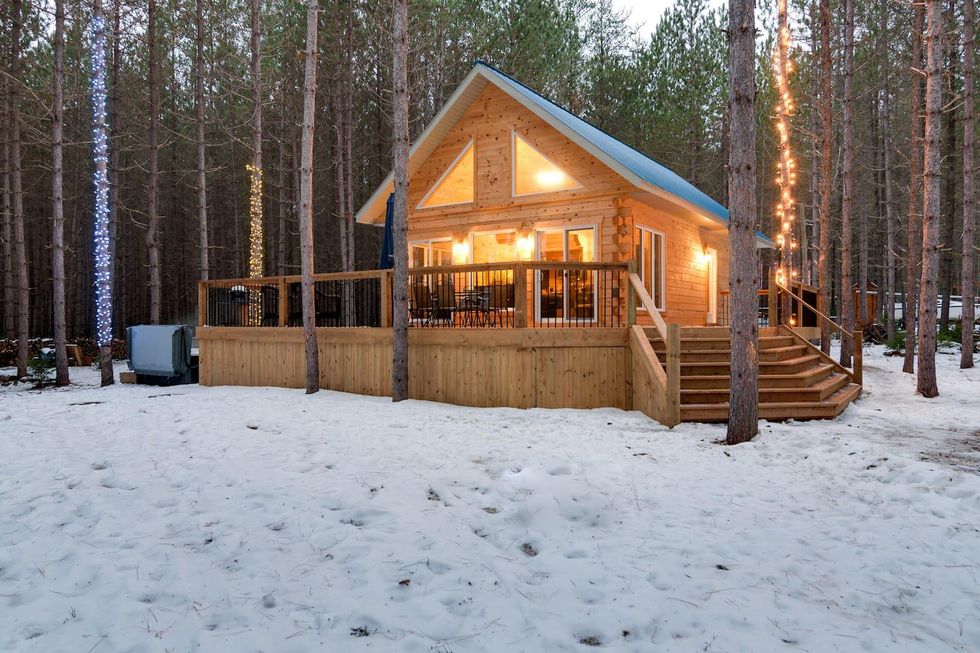 6 Airbnbs Around Ottawa That Look Like They're Straight Out Of A Hallmark Movie