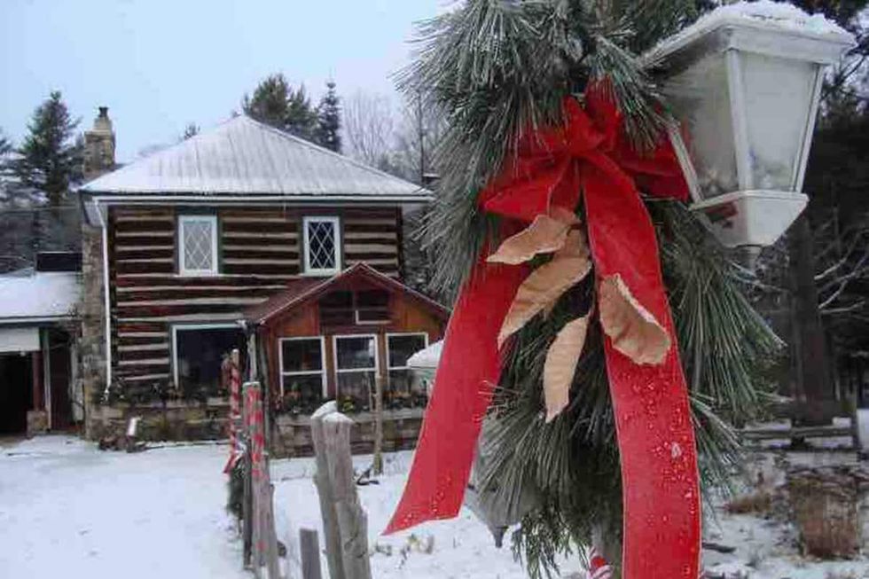 6 Airbnbs Around Ottawa That Look Like They're Straight Out Of A Hallmark Movie
