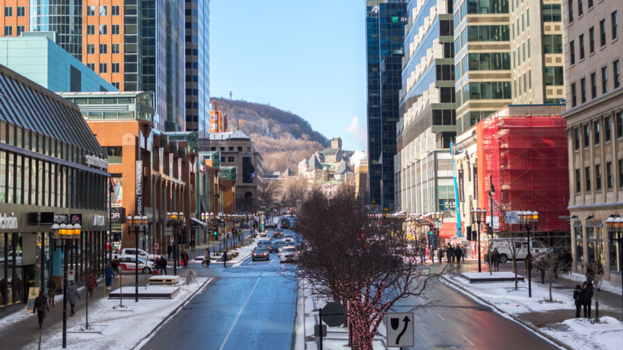 6 endroits qui recrutent à Montréal où appliquer pour avoir de l'argent d'extra aux Fêtes