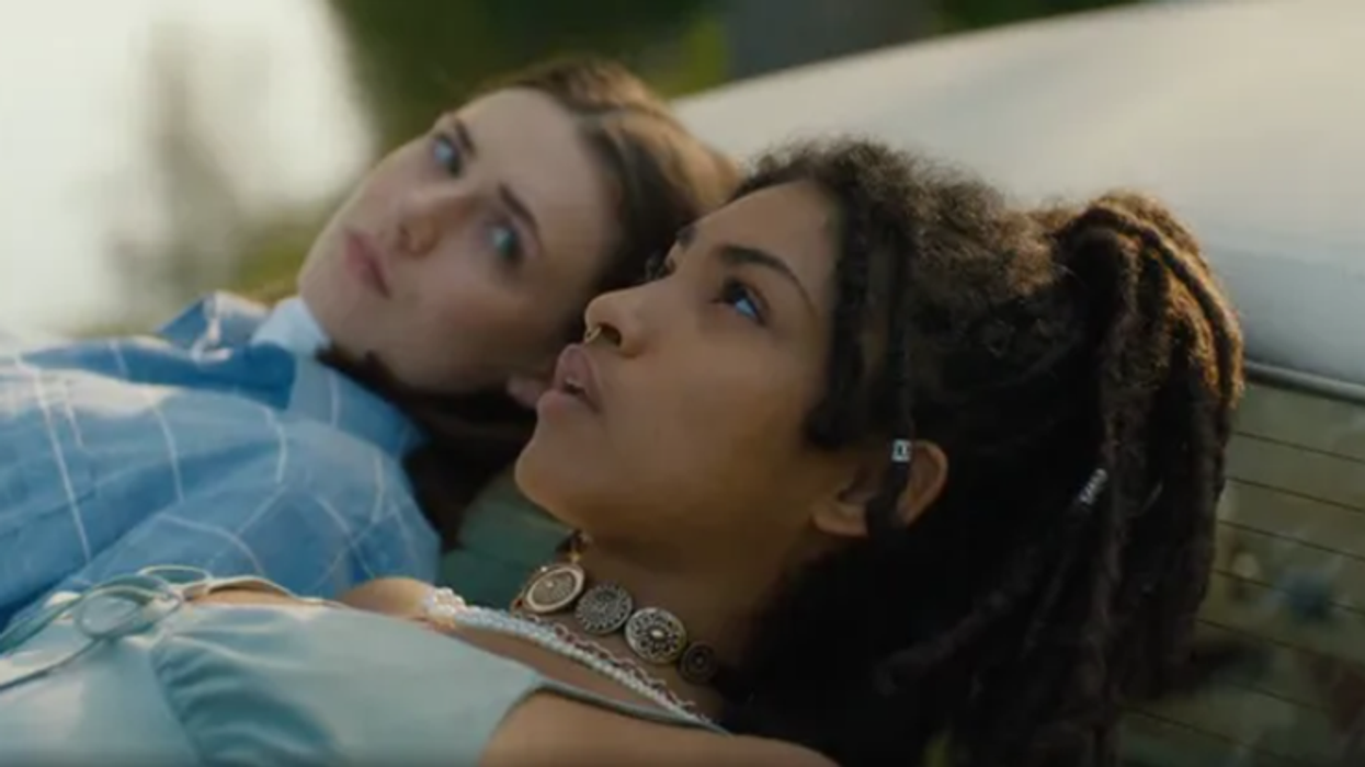 6 moments ultra « relatable » des premiers épisodes de la nouvelle série québécoise « Lou et Sophie »