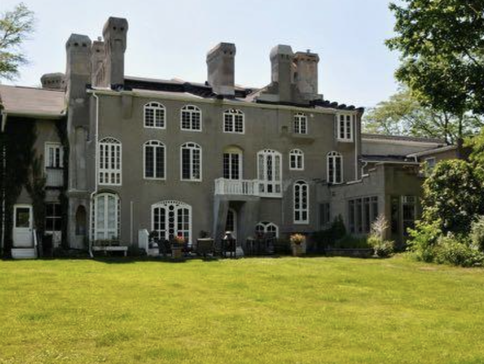 6 Ontario Castles For Sale That Look Straight Out Of A Disney Movie (PHOTOS)