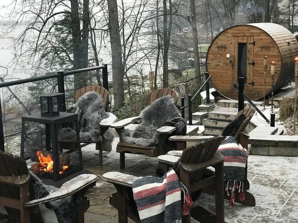 7 Cheap Cottages Near Ottawa You Can Rent For A Magical Winter Getaway