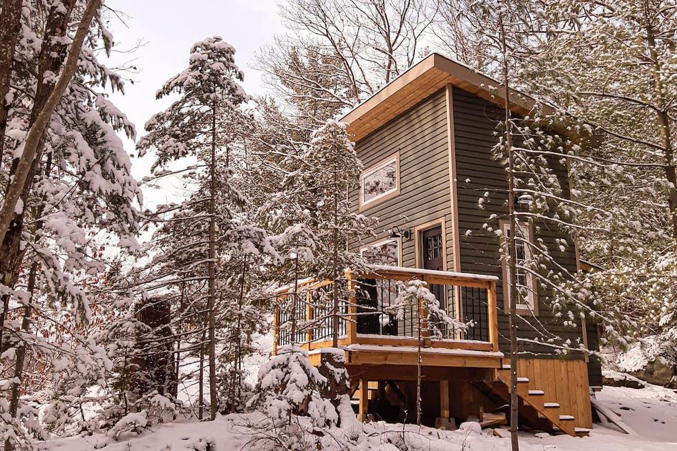 7 Cheap Ontario Cottages That Are Dreamy Cold Weather Getaways