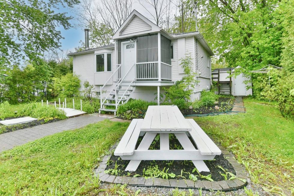 8 Rue Lanct\u00f4t, Laval, QC