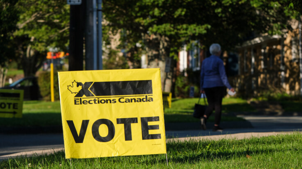 9 personnes ont été renversées par une voiture devant un bureau de vote hier à Montréal