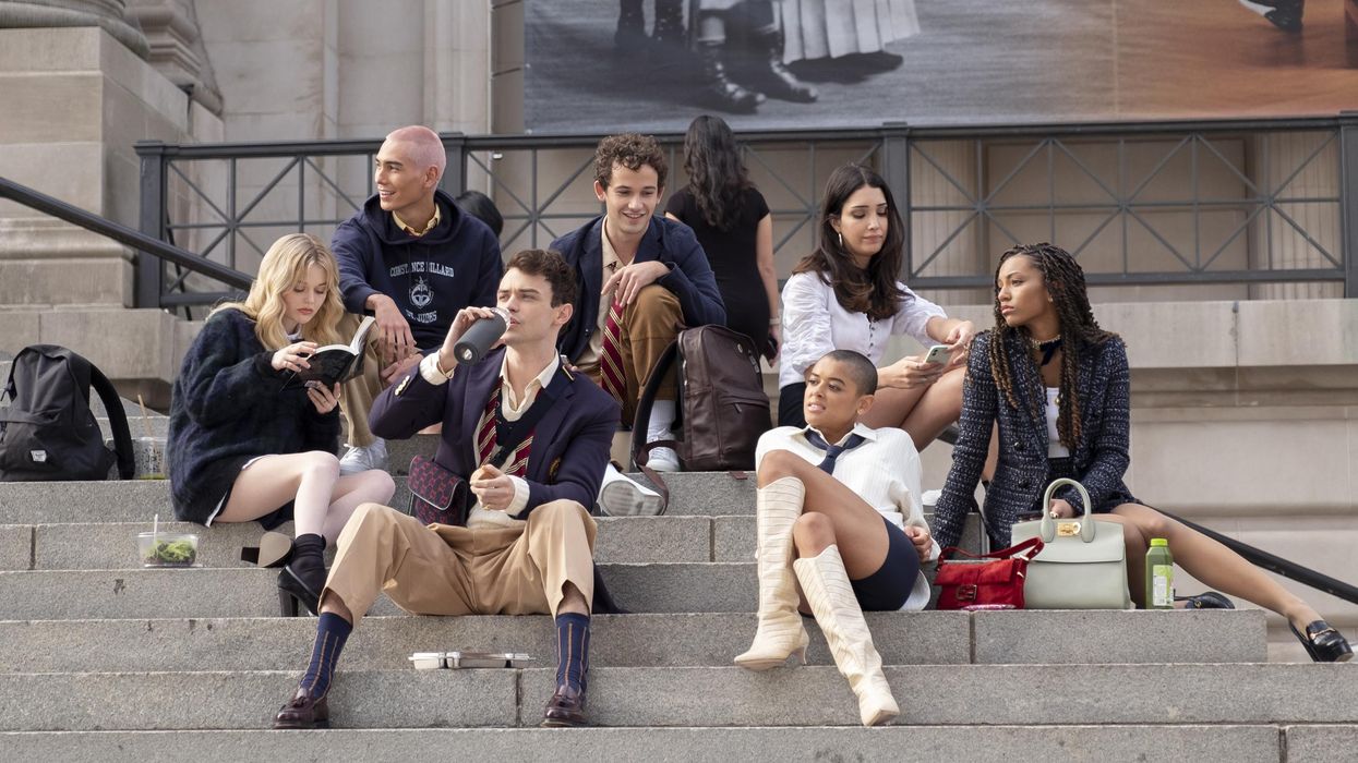 9 Shows Like Gossip Girl To Stream This Weekend