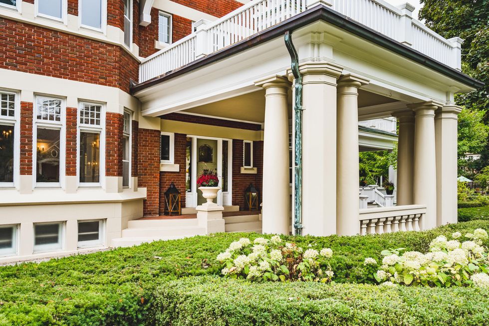 93 Salisbury Avenue in Cambridge, Ontario