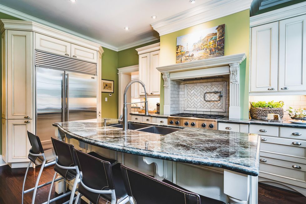 93 Salisbury Avenue in Cambridge, Ontario