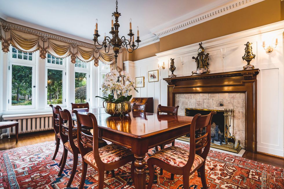 93 Salisbury Avenue in Cambridge, Ontario