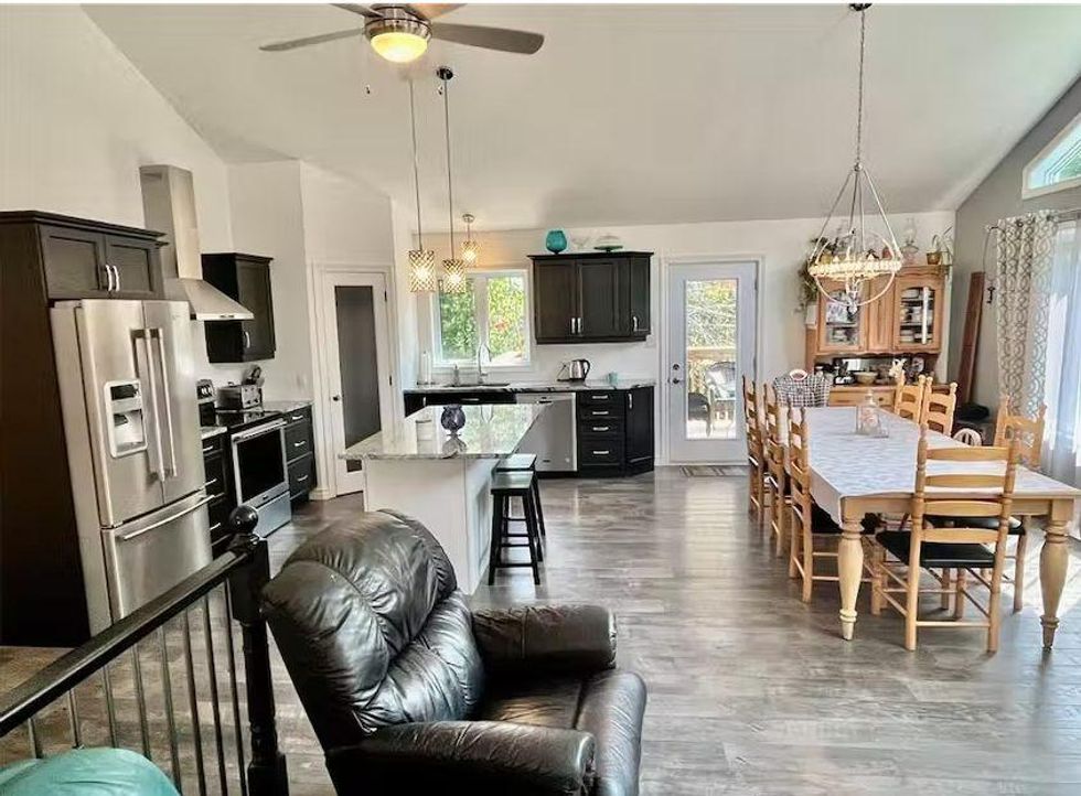 Narcity Toronto Real Estate Houses & Rentals For Sale Narcity