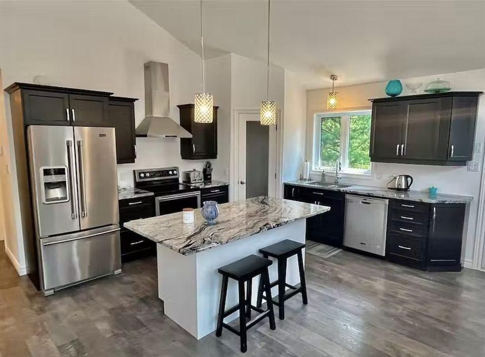 Narcity Toronto Real Estate Houses & Rentals For Sale Narcity