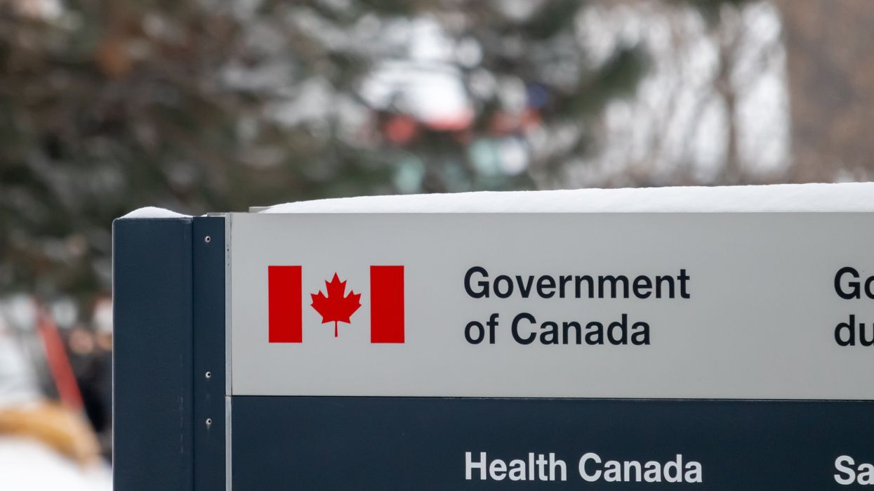 A board that says government of Canada, Health Canada.