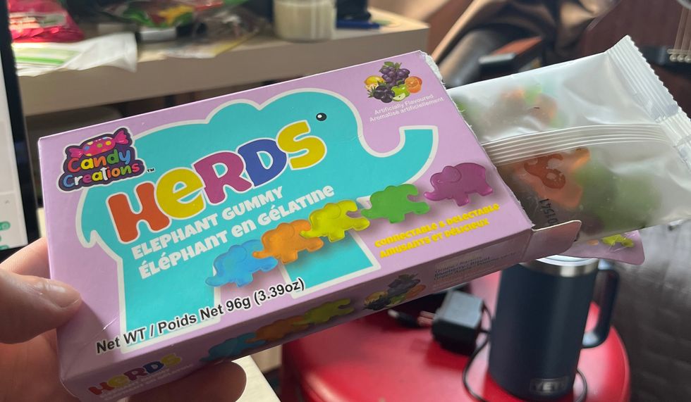 A box of Herds Elephant Gummy.