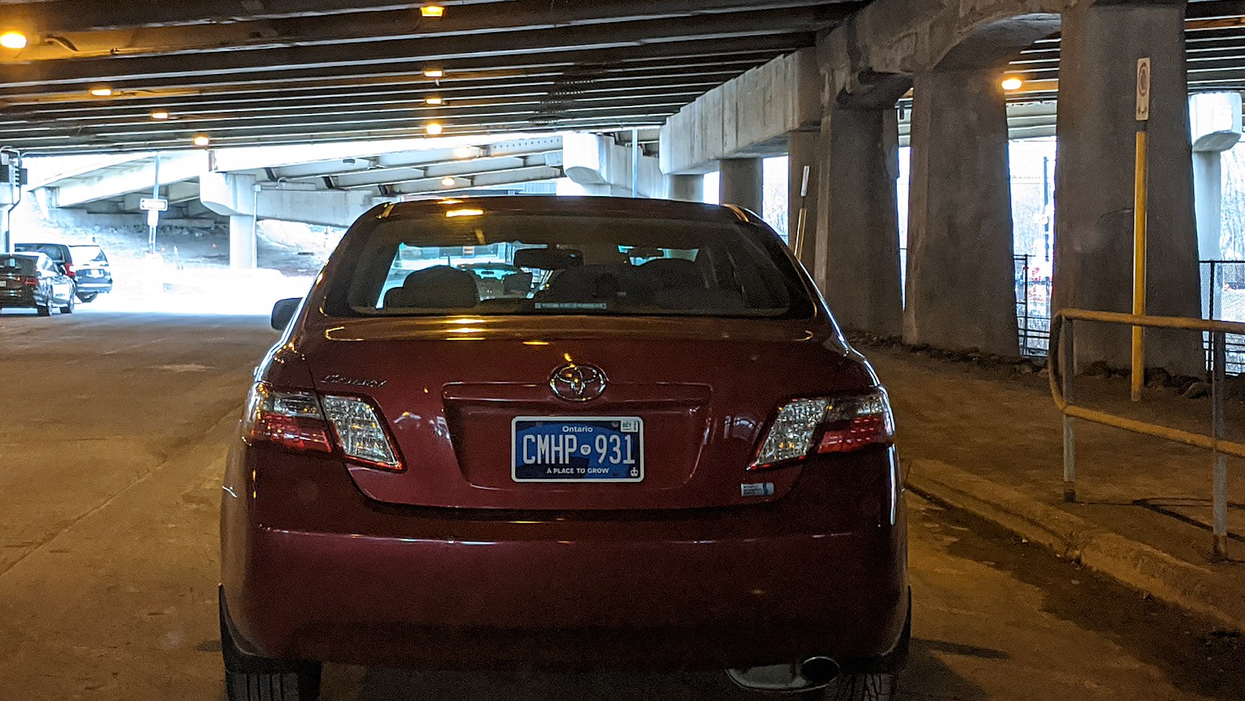 A car with an Ontario licence plate on the back.
