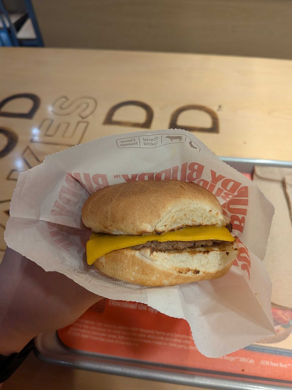 A cheeseburger from A&W.