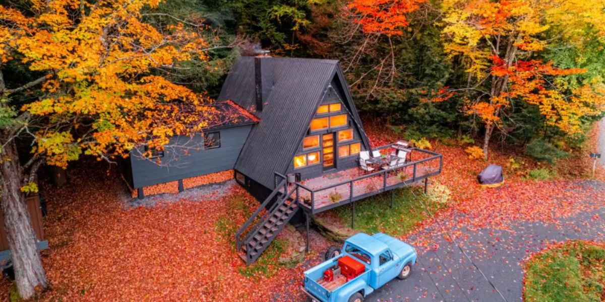 This AFrame Airbnb Is A Road Trip From Ontario & It's Straight Off An