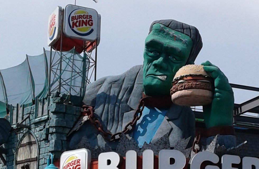 A giant Frankenstein's Monster statue on a Burger King in Niagara Falls.