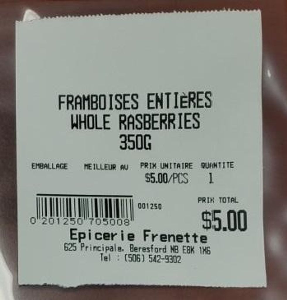 A grocery label for raspberries.