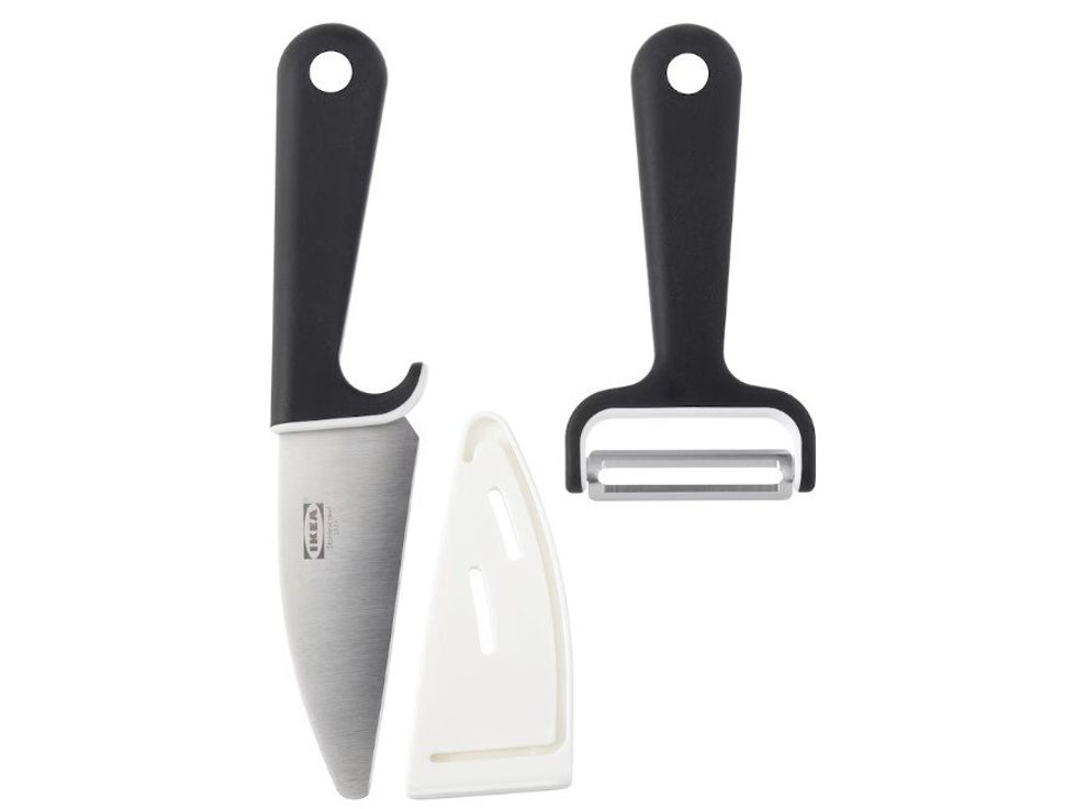 A knife and peeler for children.