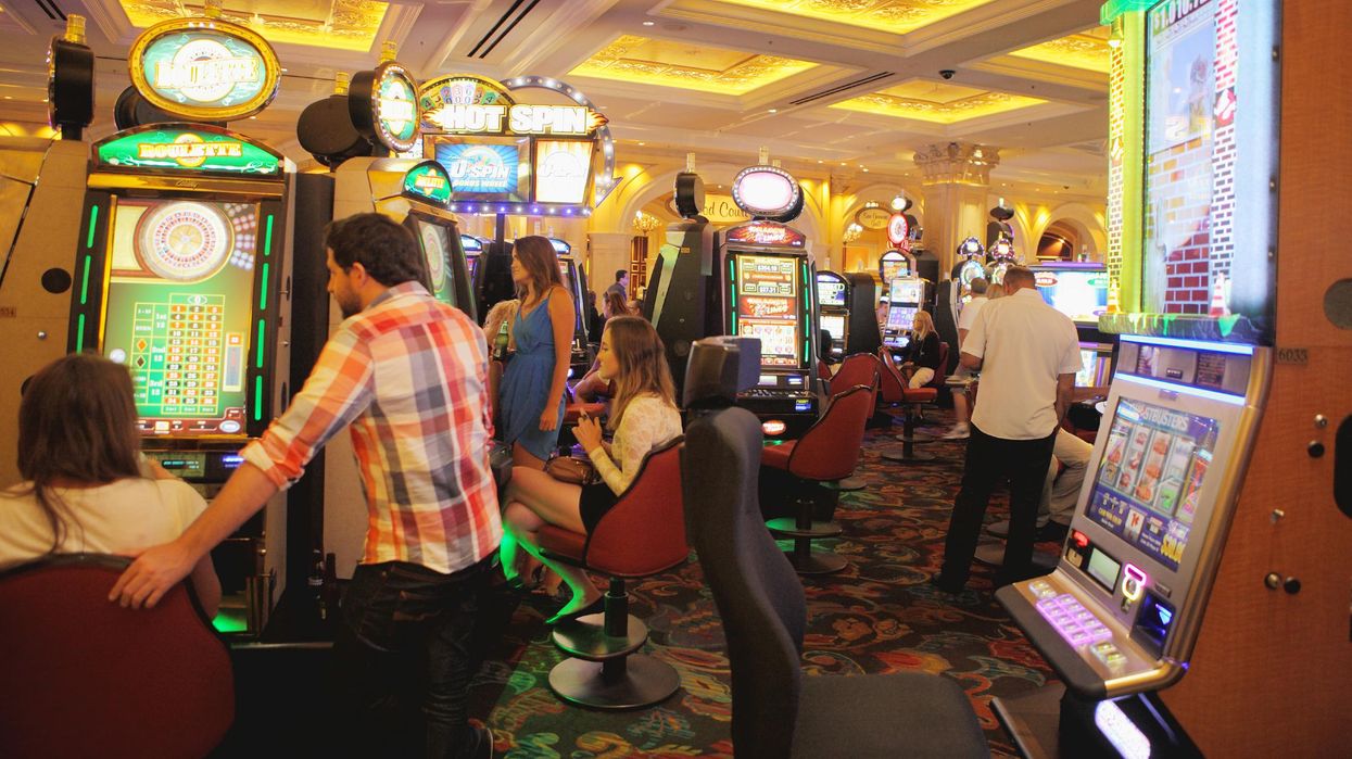 A Las Vegas Tourist Won $229K & He Had No Idea Because Of A Malfunctioning Slot Machine