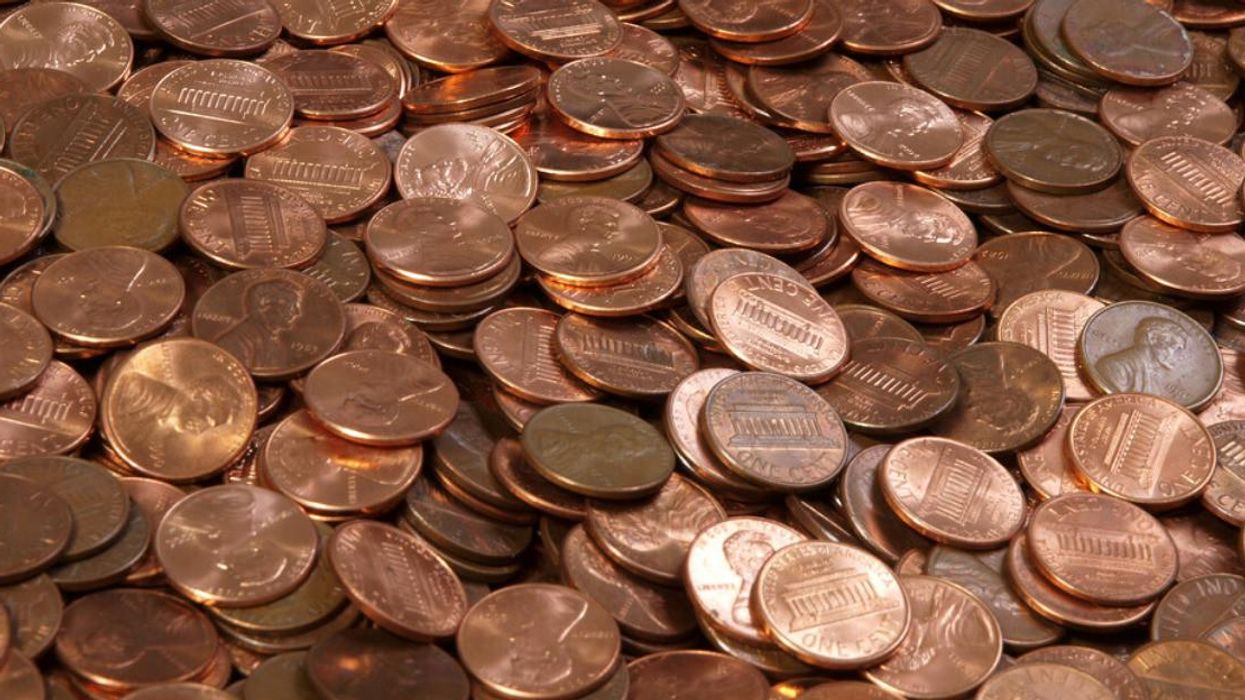 A Man Got His Final Pay In 90,000 Oil-Covered Pennies & Now The Feds Are Suing His Ex Boss