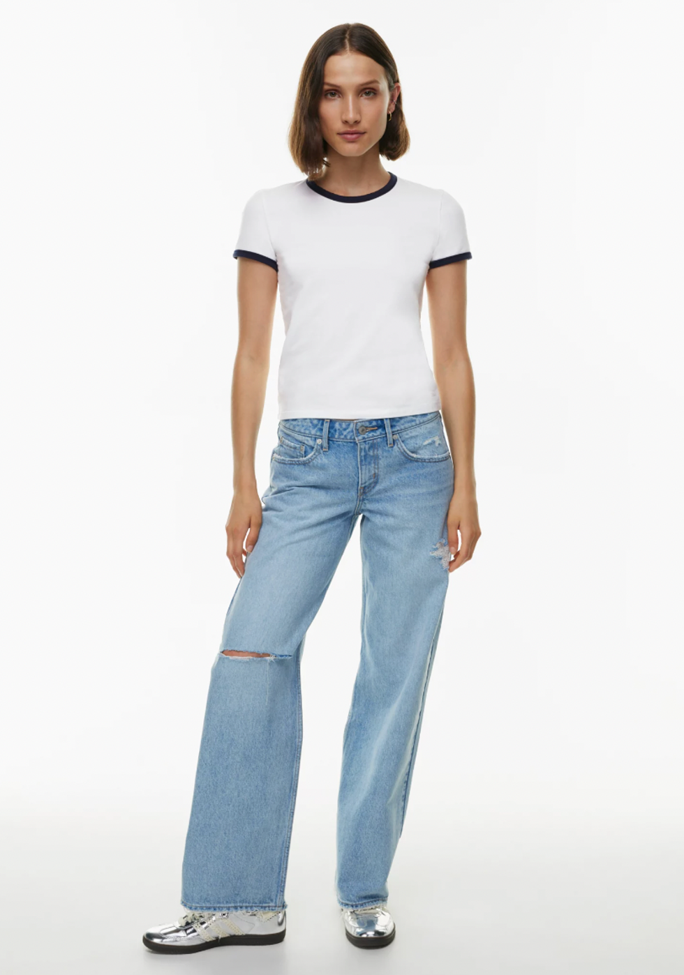 A model wearing Levi's Low Loose Jeans.