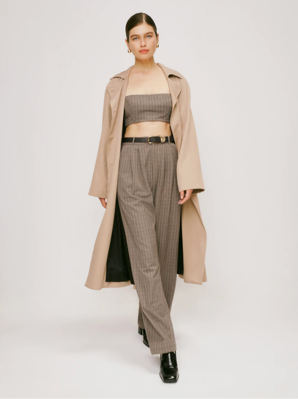 A model wearing the Mason Pant.