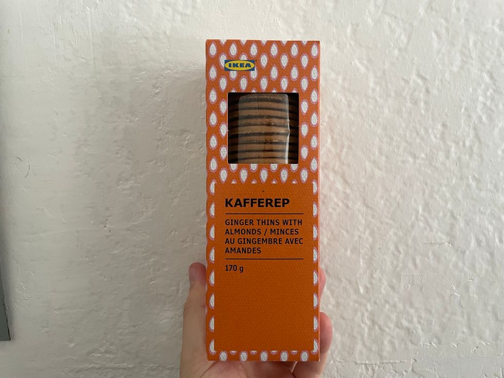 A package of the ginger cookies.