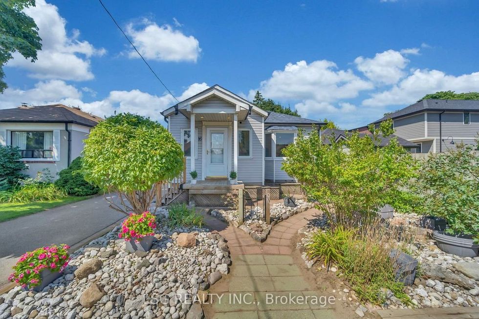 A photo of 16 Parker Avenue.