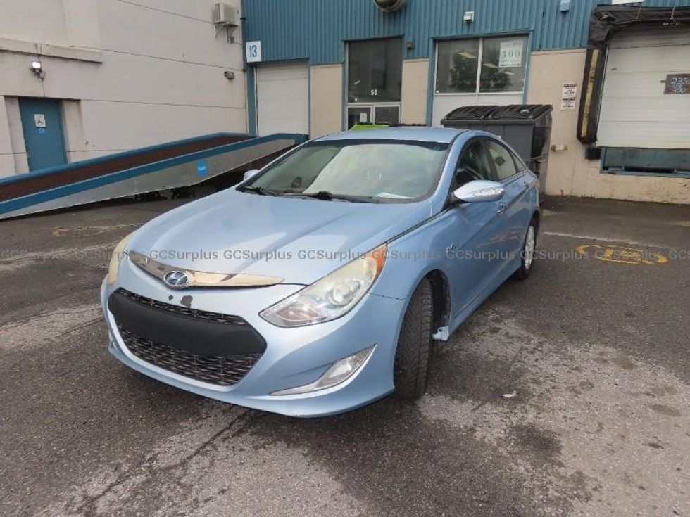 A photo of the Hyundai.