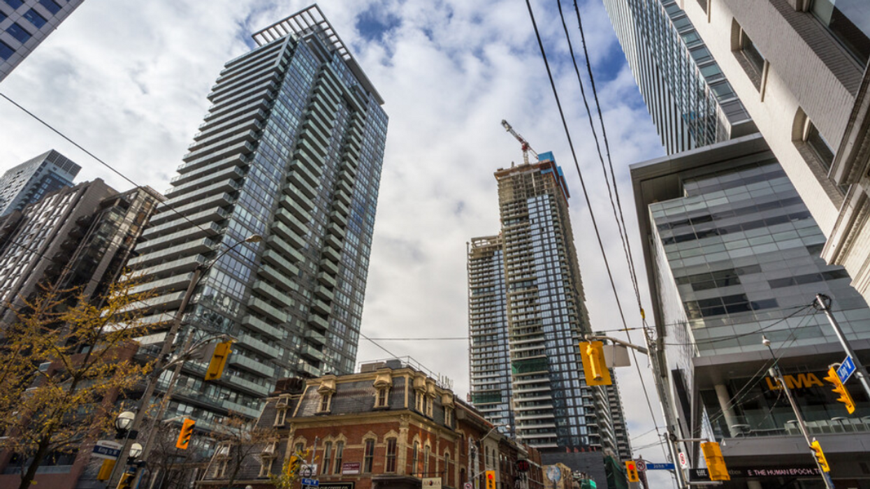 A picture of modern apartment buildings.