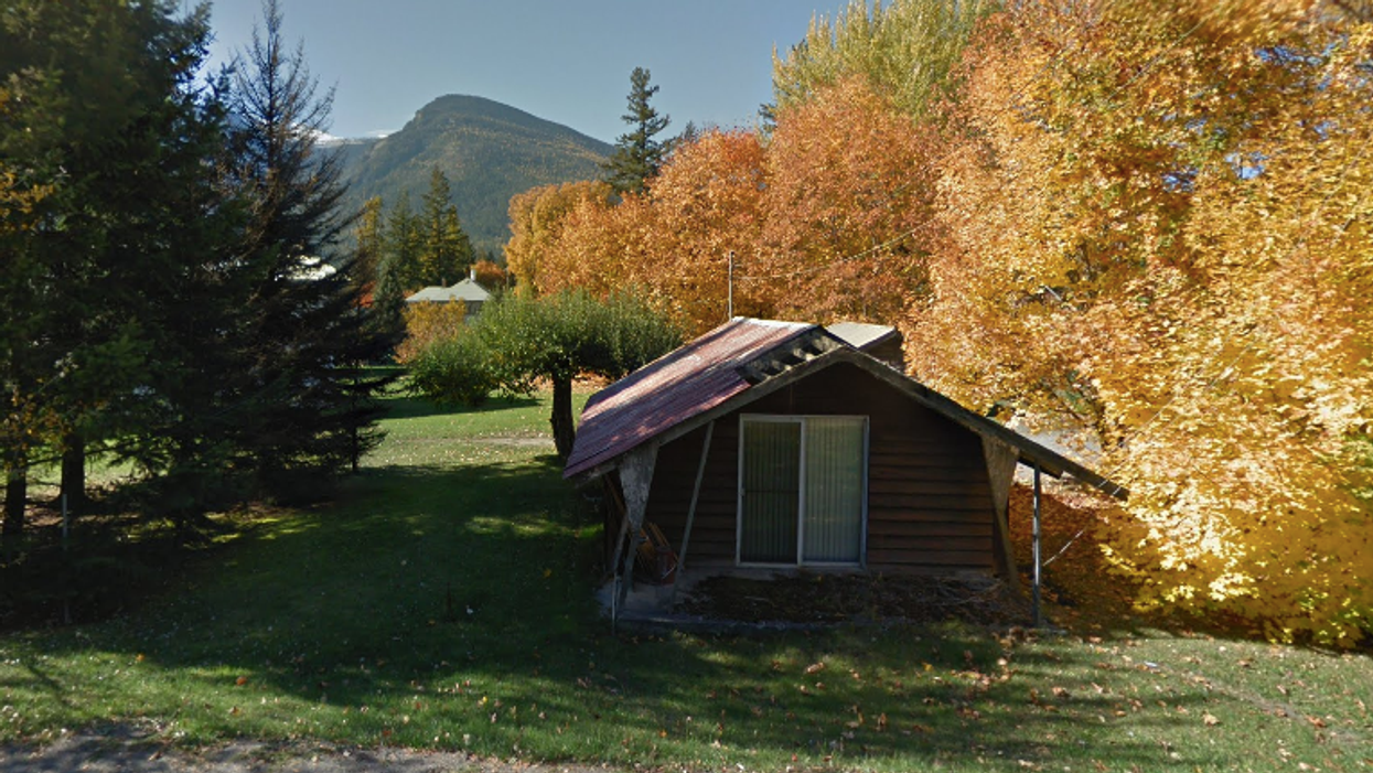 A Rundown Shack In BC Just Sold For $200K & People Spotted Its Awesome Potential