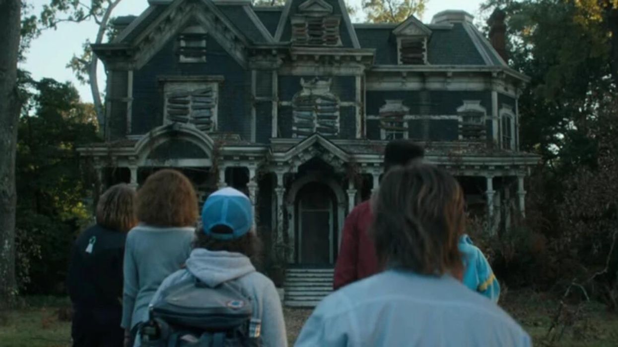 A scene from Netflix's "Stranger Things" cast in front of the "Creel House."