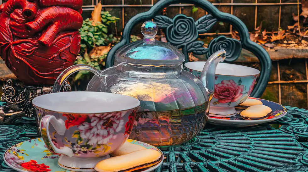 A tea set at the Mad Hatter Cottage Airbnb in Blue Ridge, GA.