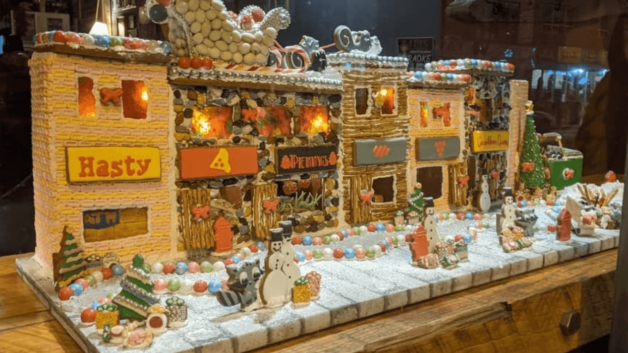 A Toronto Bar Made Their Street Out Of Gingerbread & It Belongs On A Baking Show (PHOTOS)
