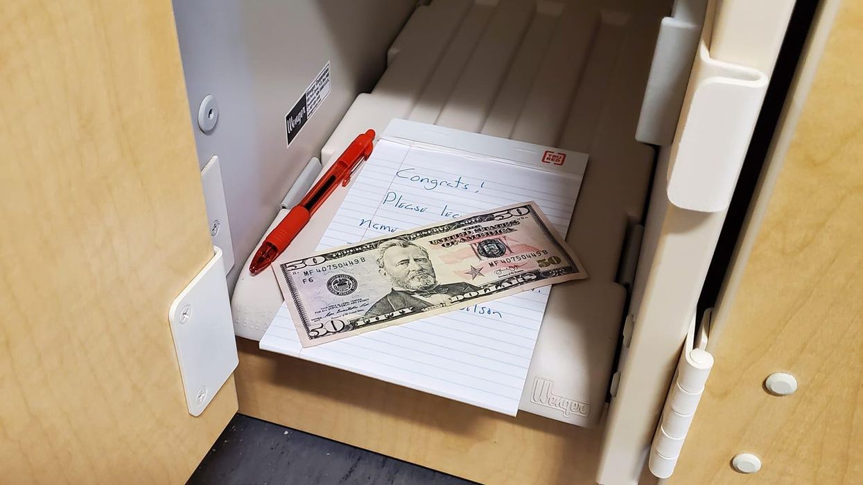 A US Professor Hid A Cash Prize On Campus To See If His Students Were Reading The Syllabus